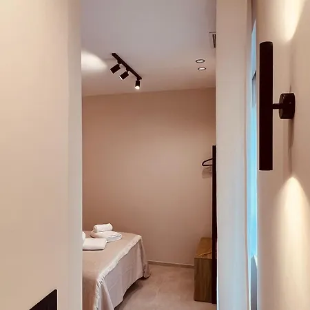 Apartman Sol13 1, 1 Luxe Bedroom, Casco Antiguo & Wi-fi, Ac